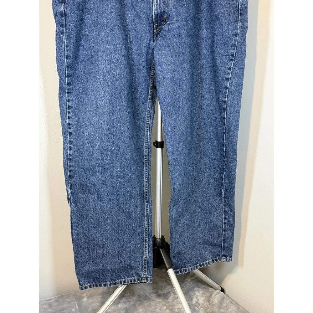 Levi’s Men’s Blue Denim Jeans Relaxed Fit Straight Mid Rise Medium Wash 5-Pocket